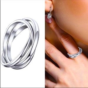 🦋3/$30🦋 Silver Tone Stainless Steel Interlocking Band Fidget Ring Size 5